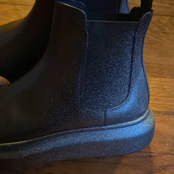 Alexander McQueen's Treadslick Chelsea Black/Pastel Sky Blue - Worn Once - Picture 13 of 16